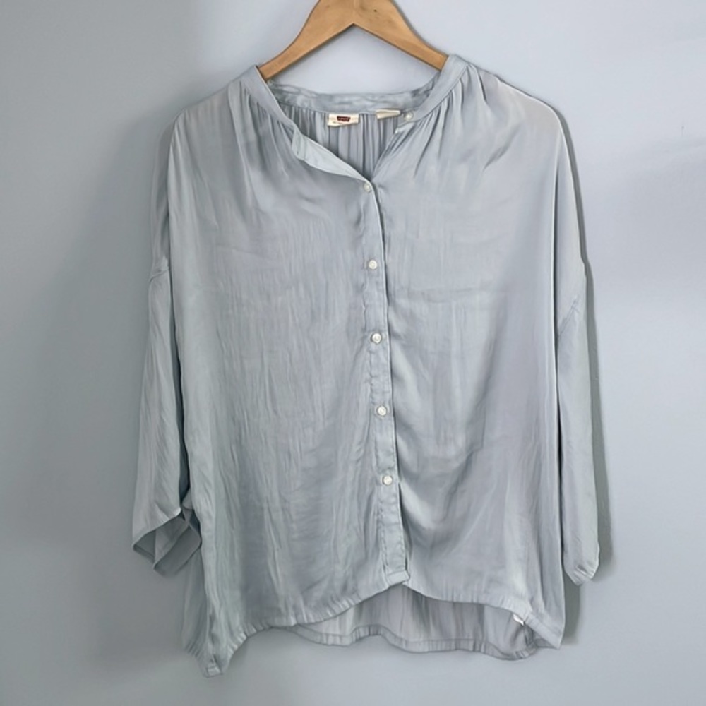 NWOT Levis women’s‎ button up blouse - size XL